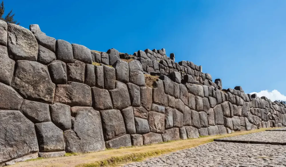 Caminata a Saqsayhuaman