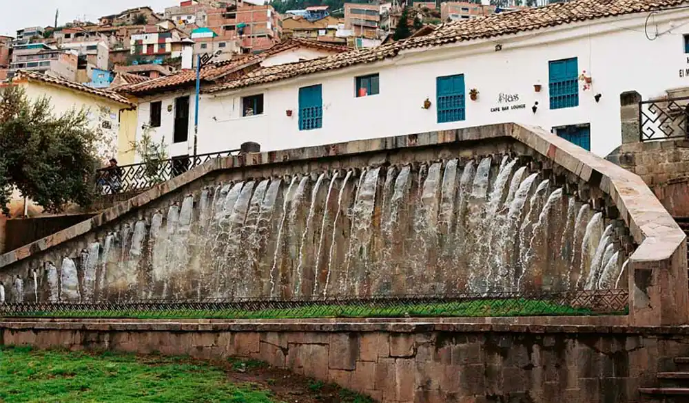 Caminata a Saqsayhuaman